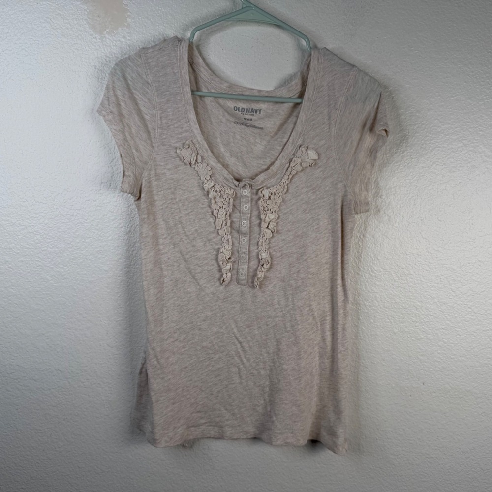 Old Navy Women's Henley Top Ivory Sz M Ruffles Scoop Neck Y2K Bella Elena